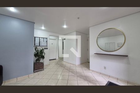 Hall de entrada de apartamento à venda com 2 quartos, 46m² em Jardim Utinga, Santo André