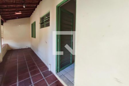 Quintal - Fundos de casa à venda com 4 quartos, 250m² em Jardim dos Oliveiras, Campinas