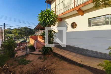 Quintal de casa à venda com 4 quartos, 250m² em Jardim dos Oliveiras, Campinas