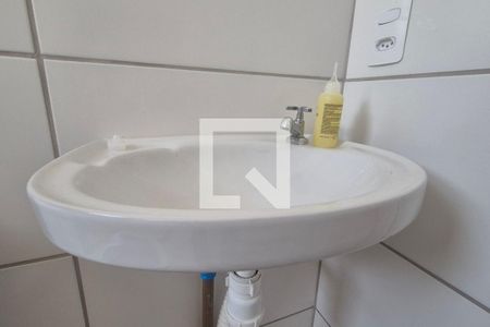 Banheiro  de apartamento para alugar com 2 quartos, 48m² em Jardim Casa Branca, Suzano