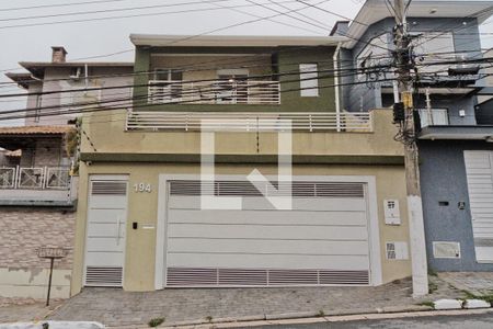 Fachada de casa à venda com 3 quartos, 240m² em Vila Mariza Mazzei, São Paulo