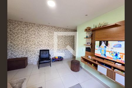 Sala de apartamento para alugar com 1 quarto, 80m² em Brasil Industrial, Belo Horizonte