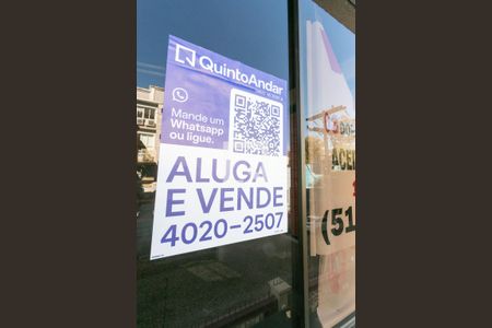 Placa instalada de apartamento à venda com 3 quartos, 115m² em Passo D’areia, Porto Alegre