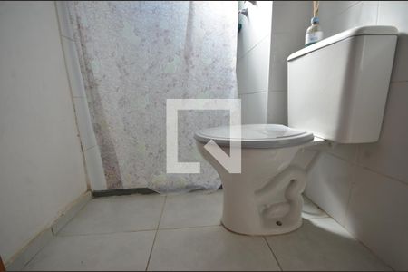 Banheiro de apartamento para alugar com 2 quartos, 41m² em Campo Grande, Rio de Janeiro