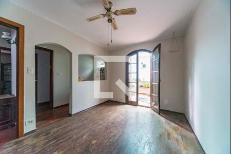 Sala de TV de casa à venda com 4 quartos, 385m² em Vila Valparaíso, Santo André