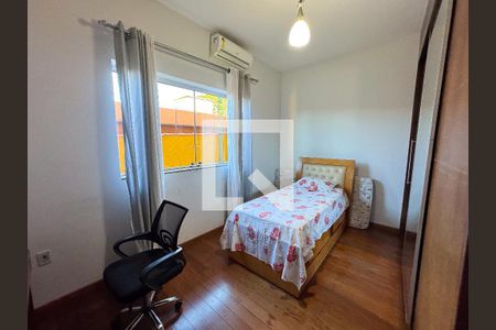 Quarto 1 de casa à venda com 3 quartos, 250m² em Novo Riacho, Contagem