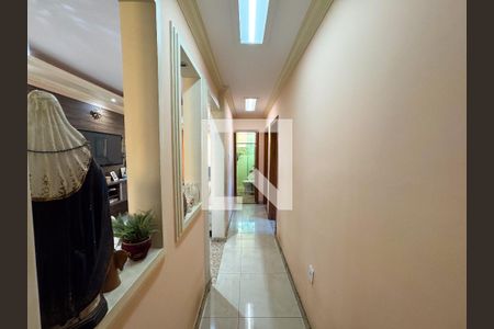 Corredor de casa à venda com 3 quartos, 250m² em Novo Riacho, Contagem