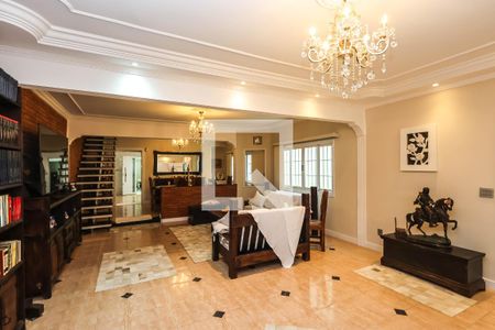 Sala de casa à venda com 4 quartos, 229m² em Vila Santo Estefano, São Paulo