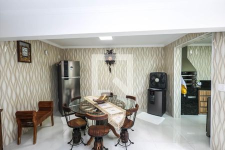 Cozinha 2 de casa à venda com 4 quartos, 229m² em Vila Santo Estefano, São Paulo