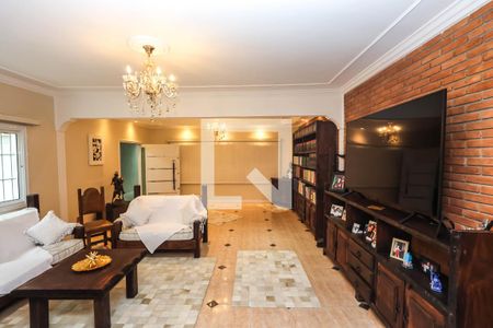 Sala de casa à venda com 4 quartos, 229m² em Vila Santo Estefano, São Paulo