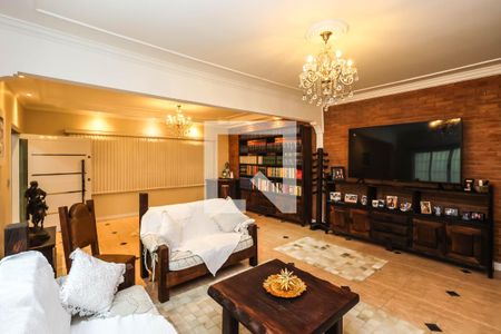 Sala de casa à venda com 4 quartos, 229m² em Vila Santo Estefano, São Paulo