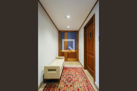 Hall de entrada de apartamento para alugar com 3 quartos, 520m² em Vila Suzana, São Paulo