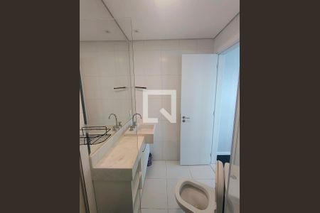 Banheiro de apartamento à venda com 1 quarto, 61m² em Cristal, Porto Alegre