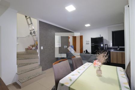 Sala de apartamento à venda com 2 quartos, 78m² em Vila Vitória, Santo André