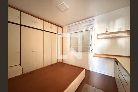 Quarto 1 de apartamento para alugar com 2 quartos, 70m² em Itaim Bibi, São Paulo