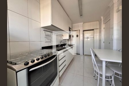 Cozinha de apartamento para alugar com 2 quartos, 70m² em Itaim Bibi, São Paulo