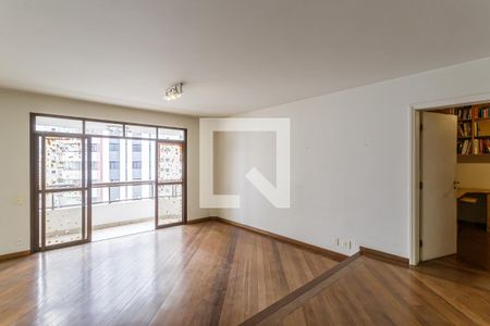 Sala de apartamento à venda com 2 quartos, 135m² em Indianópolis, São Paulo