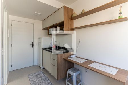 Cozinha de kitnet/studio para alugar com 1 quarto, 19m² em República, São Paulo