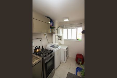 Cozinha e Área de Serviço de apartamento à venda com 3 quartos, 83m² em Santana, Porto Alegre