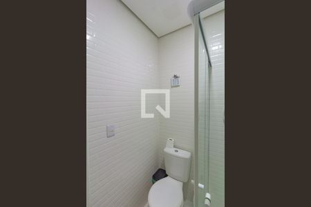Banheiro de apartamento à venda com 2 quartos, 40m² em Fátima, Canoas