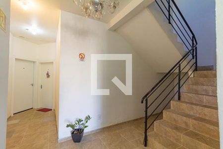 Corredor Área Comum de apartamento à venda com 2 quartos, 40m² em Fátima, Canoas