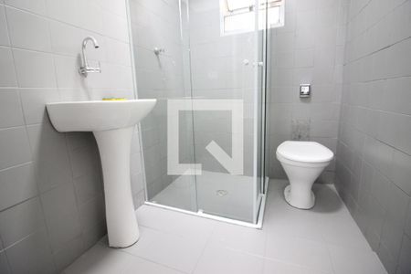 Banheiro Social de casa para alugar com 2 quartos, 70m² em Rochdale, Osasco