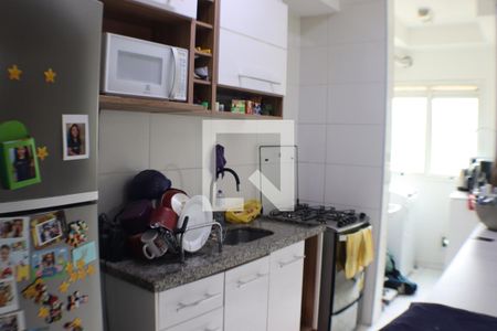 Cozinha de apartamento para alugar com 2 quartos, 87m² em Jardim Tupanci, Barueri