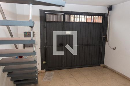 Garagem de casa à venda com 2 quartos, 122m² em Socorro, São Paulo