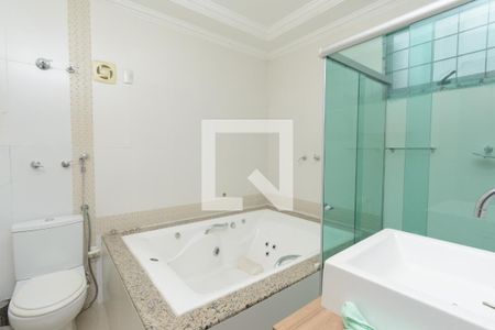 Banheiro da Suíte de apartamento à venda com 3 quartos, 220m² em Eldorado, Contagem