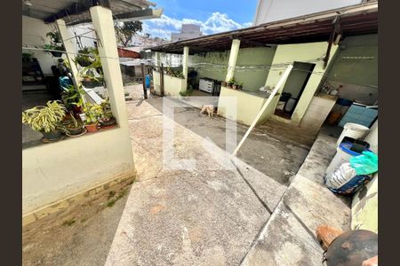 Área Externa de casa à venda com 3 quartos, 360m² em Santa Amelia, Belo Horizonte