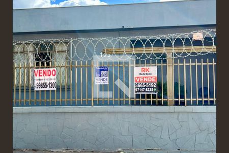 Placa DUXZ-434 de casa à venda com 3 quartos, 360m² em Santa Amelia, Belo Horizonte
