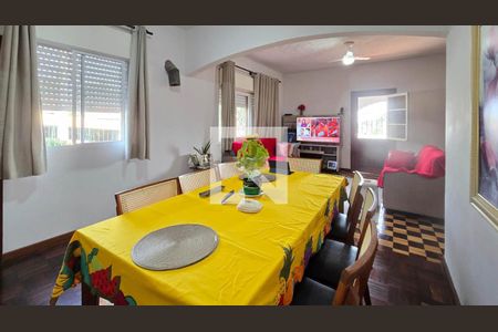 Sala de casa à venda com 3 quartos, 200m² em Camaquã, Porto Alegre