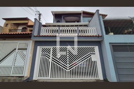 Fachada de casa à venda com 3 quartos, 252m² em Vila Curuçá, Santo André