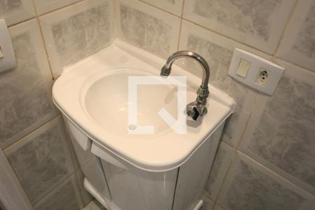 Banheiro de apartamento para alugar com 2 quartos, 70m² em Vila Suzana, São Paulo
