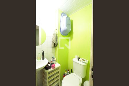 Banheiro de apartamento para alugar com 2 quartos, 38m² em Parque Santa Fé, Porto Alegre