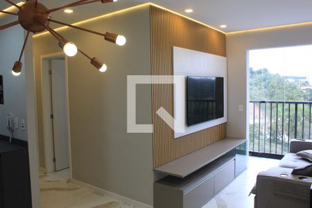 Sala de apartamento para alugar com 2 quartos, 50m² em Jardim Pioneira, Cotia