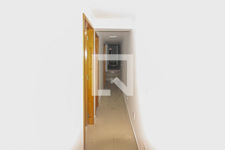 Corredor de casa para alugar com 3 quartos, 110m² em Jardim Vera Cruz(zona Leste), São Paulo