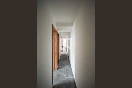 Corredor de casa para alugar com 3 quartos, 110m² em Jardim Vera Cruz(zona Leste), São Paulo