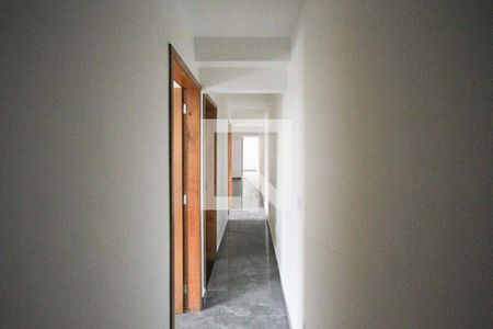 Corredor de casa para alugar com 3 quartos, 110m² em Jardim Vera Cruz(zona Leste), São Paulo