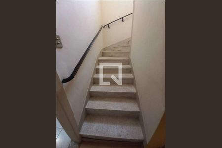 Escada de casa à venda com 3 quartos, 250m² em Planalto Paulista, São Paulo