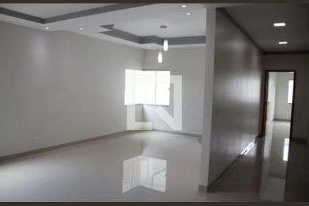 Sala de casa à venda com 3 quartos, 300m² em Parque São Lucas, São Paulo