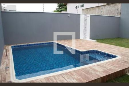 Piscina de casa à venda com 3 quartos, 300m² em Parque São Lucas, São Paulo