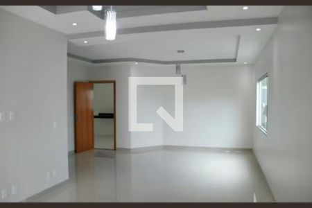 Sala de casa à venda com 3 quartos, 300m² em Parque São Lucas, São Paulo