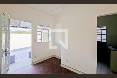 Sala de casa para alugar com 1 quarto, 50m² em Cachoeirinha, Belo Horizonte