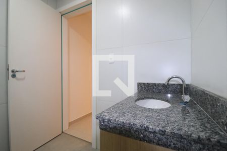 Banheiro de kitnet/studio para alugar com 1 quarto, 21m² em Vila Sao Pedro, Santo André