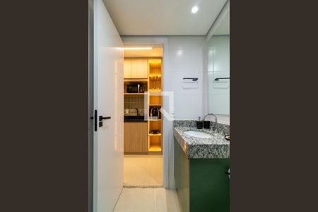 Banheiro de kitnet/studio para alugar com 1 quarto, 24m² em Perdizes, São Paulo