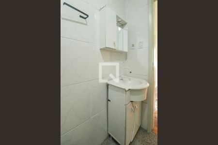 Banheiro de apartamento para alugar com 1 quarto, 35m² em Jardim Dona Leopoldina, Porto Alegre