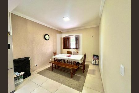 Casa à venda com 4 quartos, 392m² em Santa Monica, Belo Horizonte