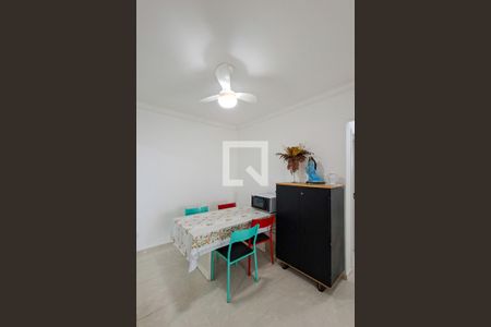 Sala de apartamento para alugar com 2 quartos, 75m² em Nova Mirim, Praia Grande