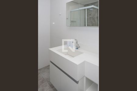 Banheiro de kitnet/studio para alugar com 1 quarto, 30m² em Perdizes, São Paulo